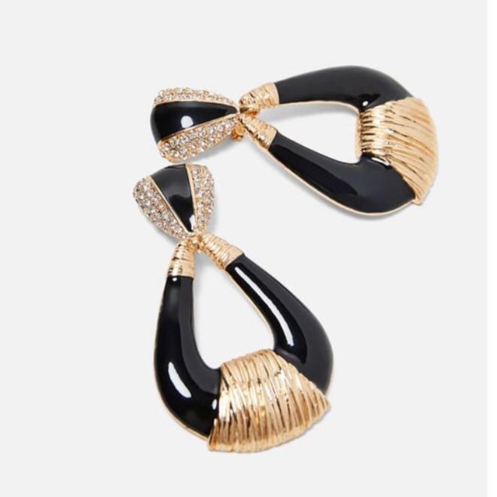 Zara tear drop pendent earrings